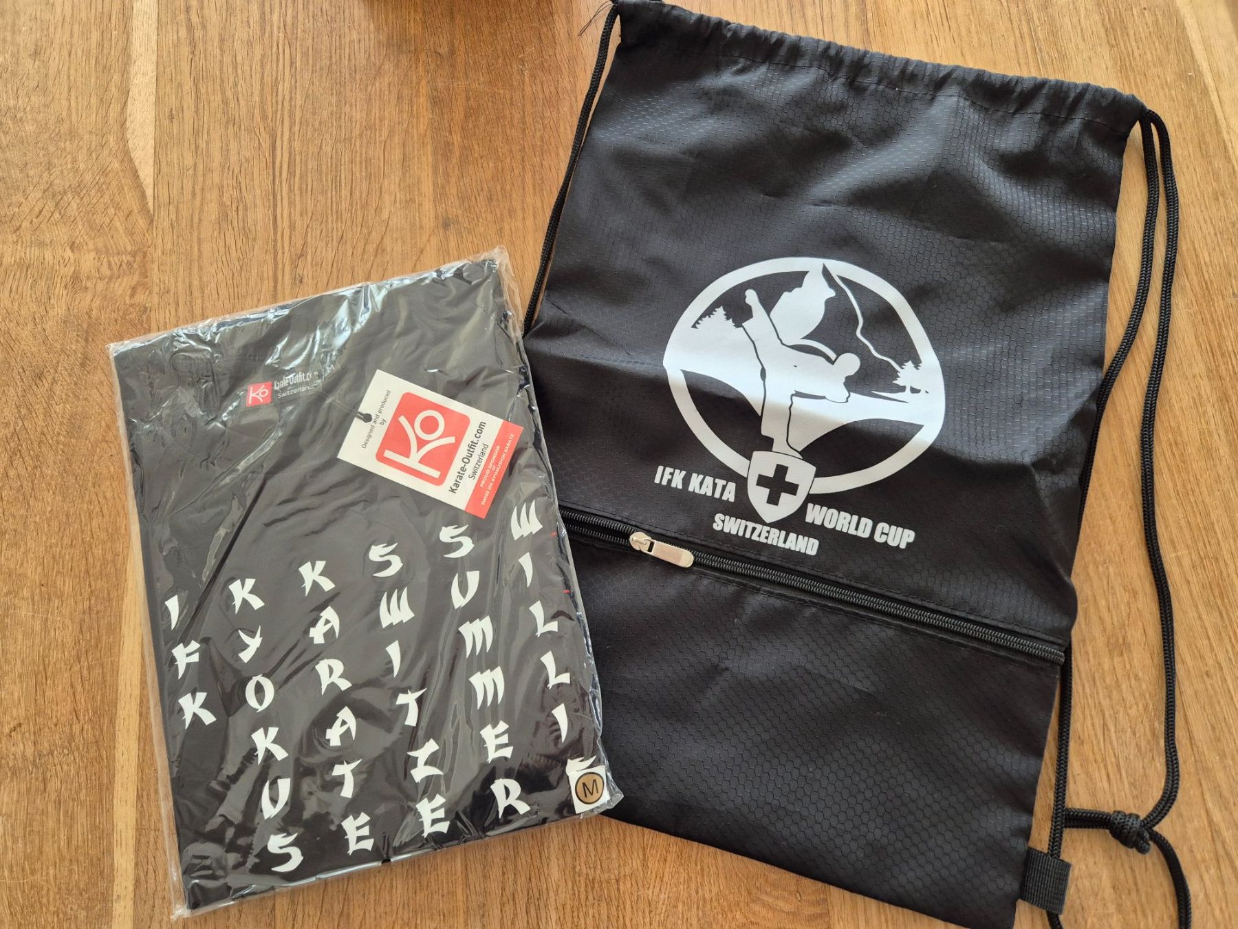 T-shirt: Karate-Shirt und Sack, ladenneu – Nuovo e nell'imballaggio originale da Kriens venduto da honig01