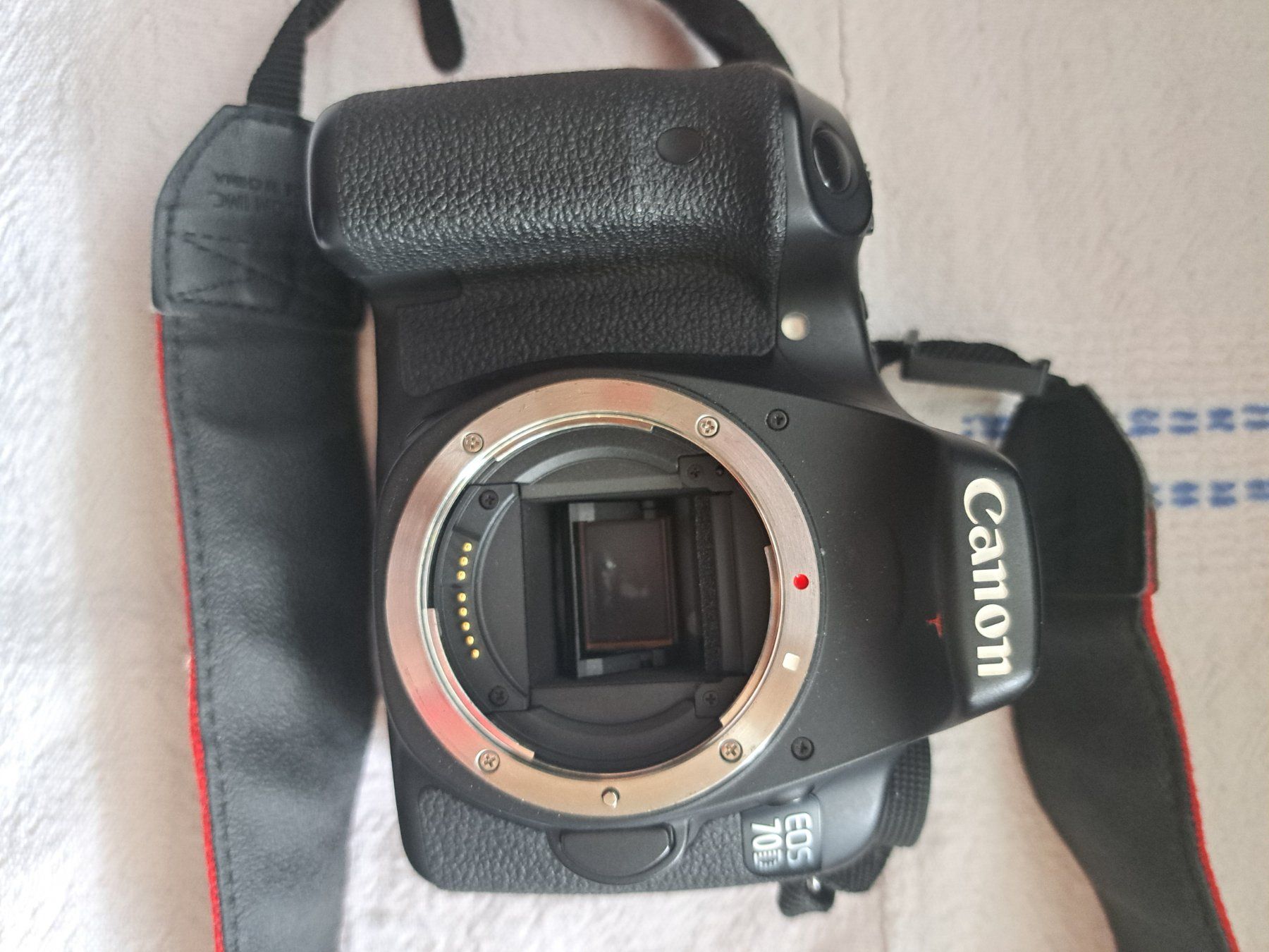 Canon Fotocamera: Canon EOS 70D 20.2MP DSLR - 18-135MM ZOOM LENS - CAMERA BAG – Usato da Lausanne venduto da Sunny_tape 6