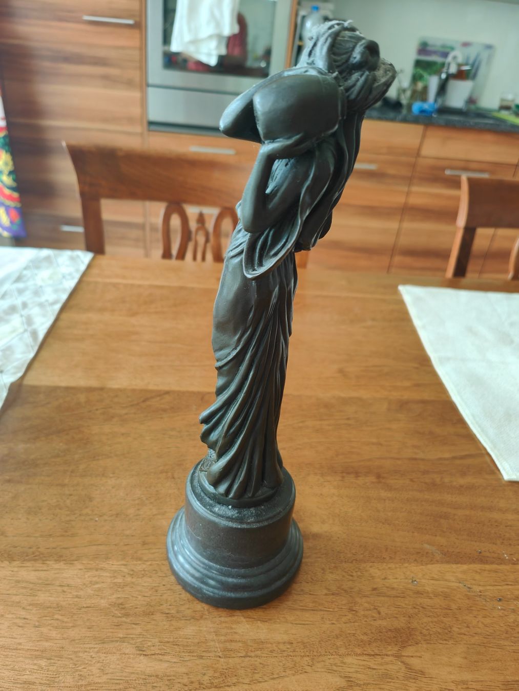 Sculture & Statue: Bronzefigur "Mädchen mit Krug" signiert Milo – Nuovo (secondo la descrizione) da Flumenthal venduto da mar_wyw8 5