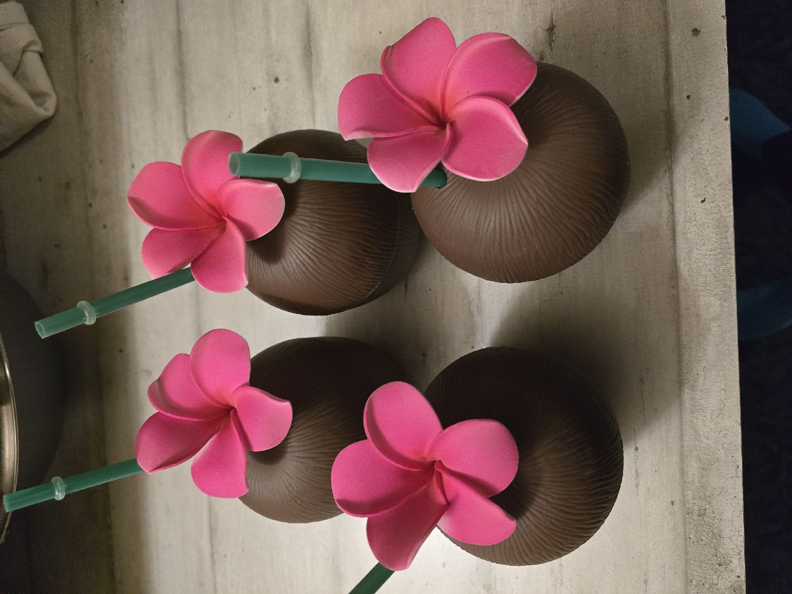 Contenitori & Simili: 4 Gobelets plastique forme noix de coco avec paille – Nuovo (secondo la descrizione) da Founex venduto da Vivi.dressing 1
