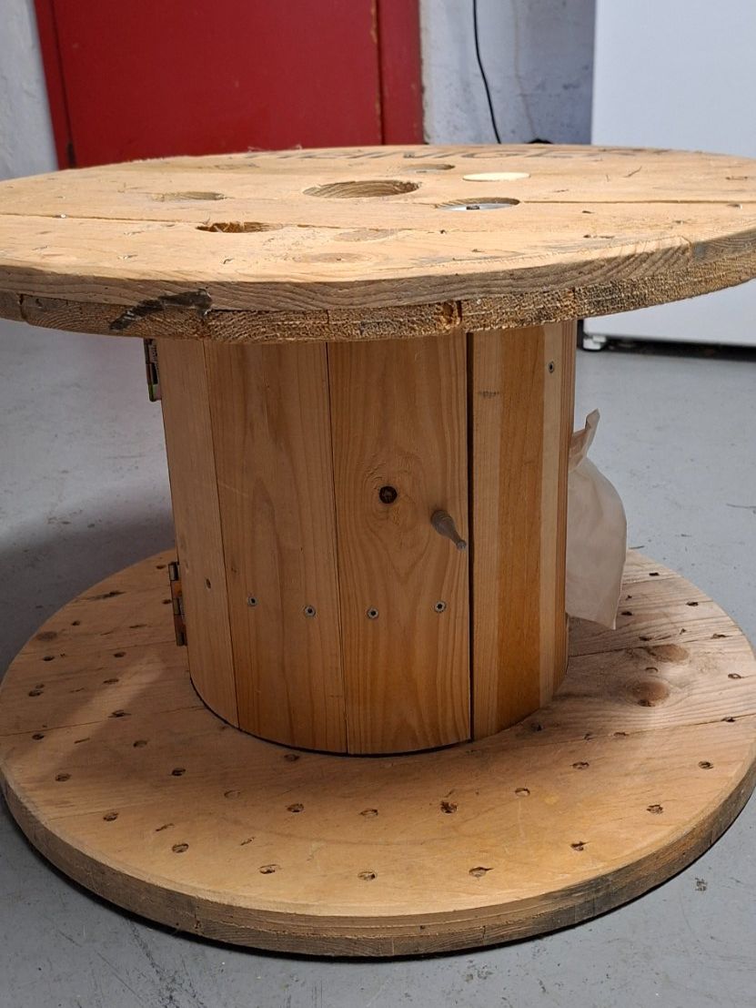 Articoli in legno: Bobine mit Türe – Usato da Heimberg venduto da bvfree 1