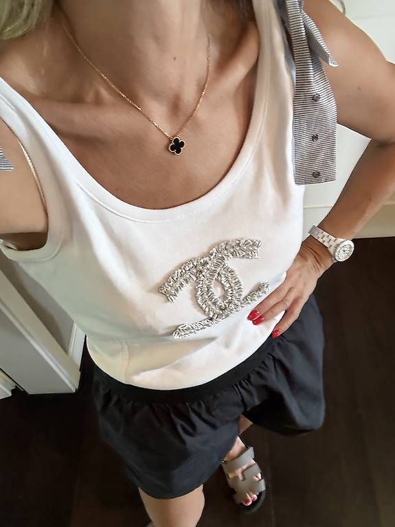 Chanel Tops: Chanel Top – Gebraucht aus Wädenswil von Cocomagi