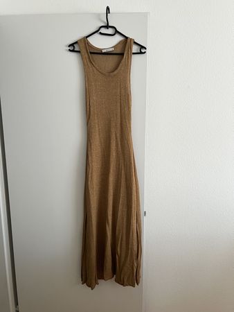 Zara Knit langes Kleid in dunkelbeige - S