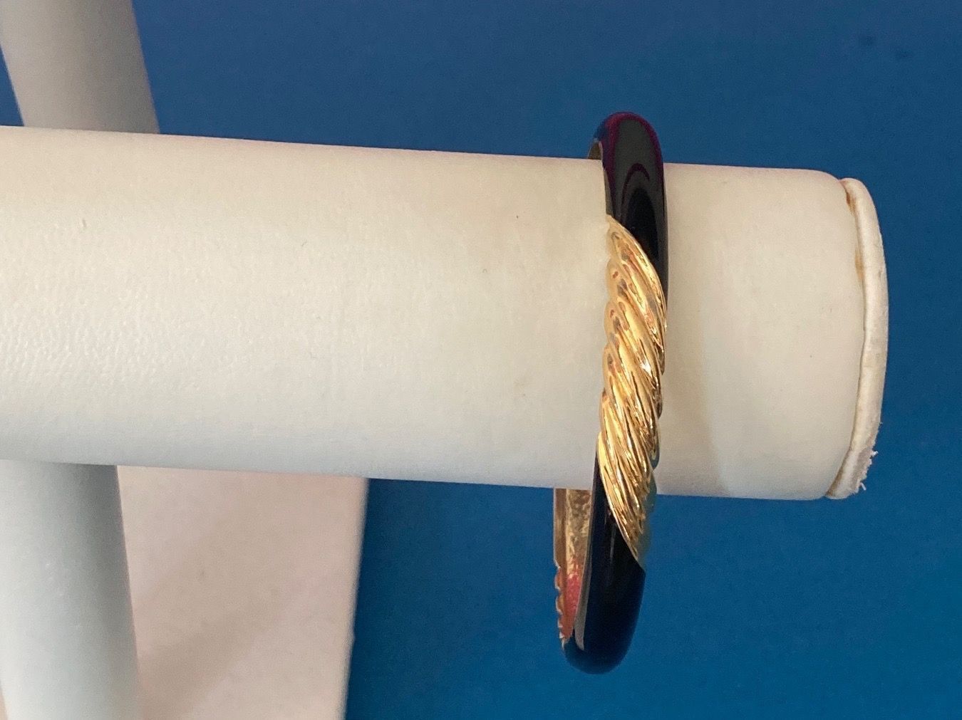 Bracciali & Braccialetti: Armband Vergoldet & Schwarz – Usato da Laufen venduto da Trendmarket 2