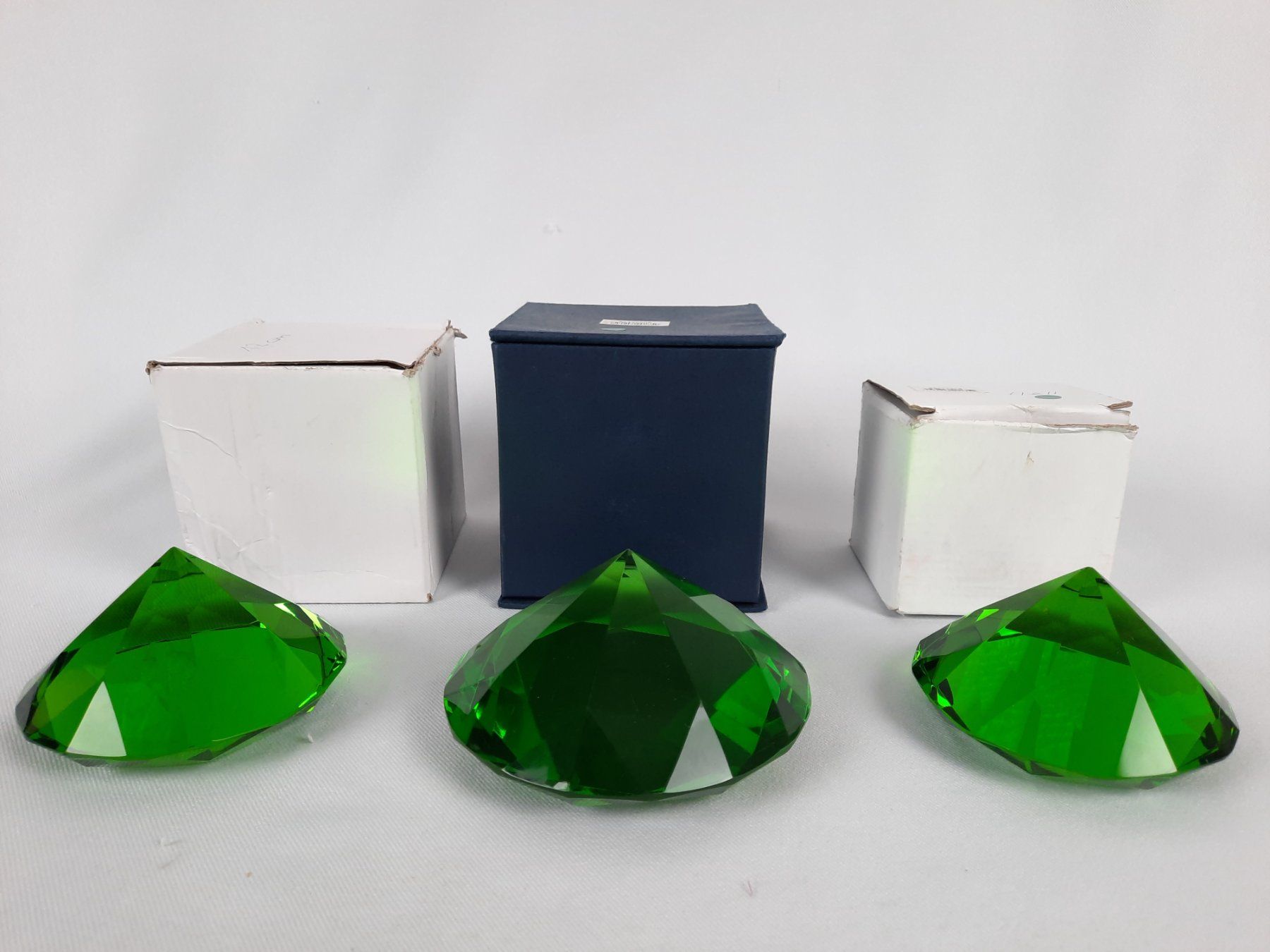 Toutes les décorations: 3 Glasdiamanten – D'occasion à Beinwil am See par Restwert_Beinwil