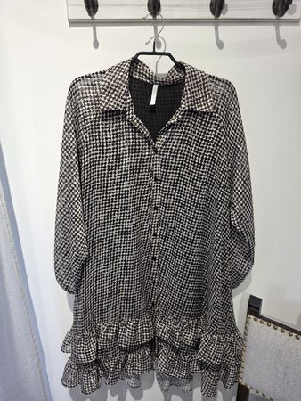 Bluse mit Rüschen schwarzweiss Grösse M guter Zustand