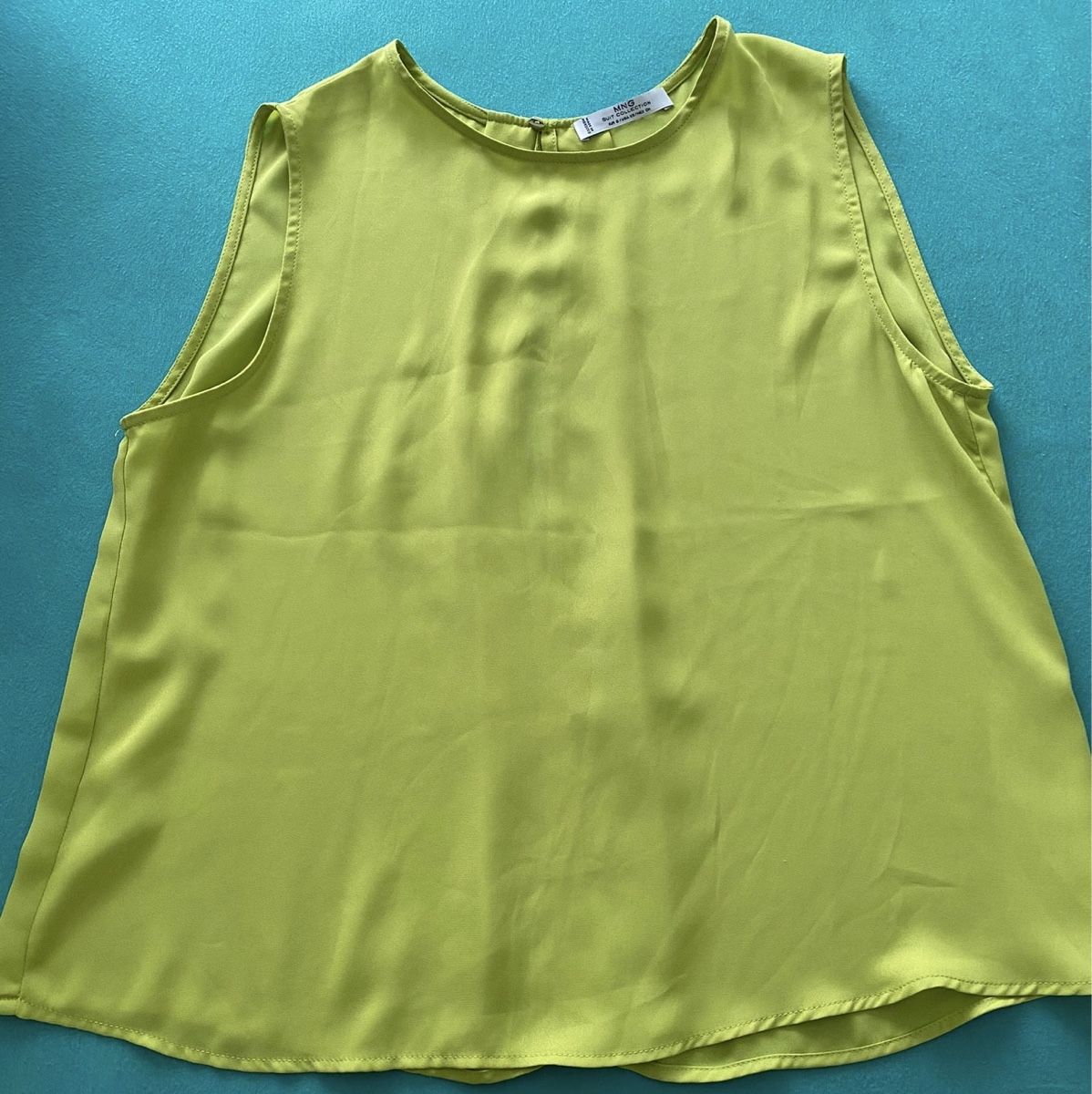 Benetton Hosen: Benetton Hose & Mango Bluse – Gebraucht aus Zollikerberg von Jvac2 9