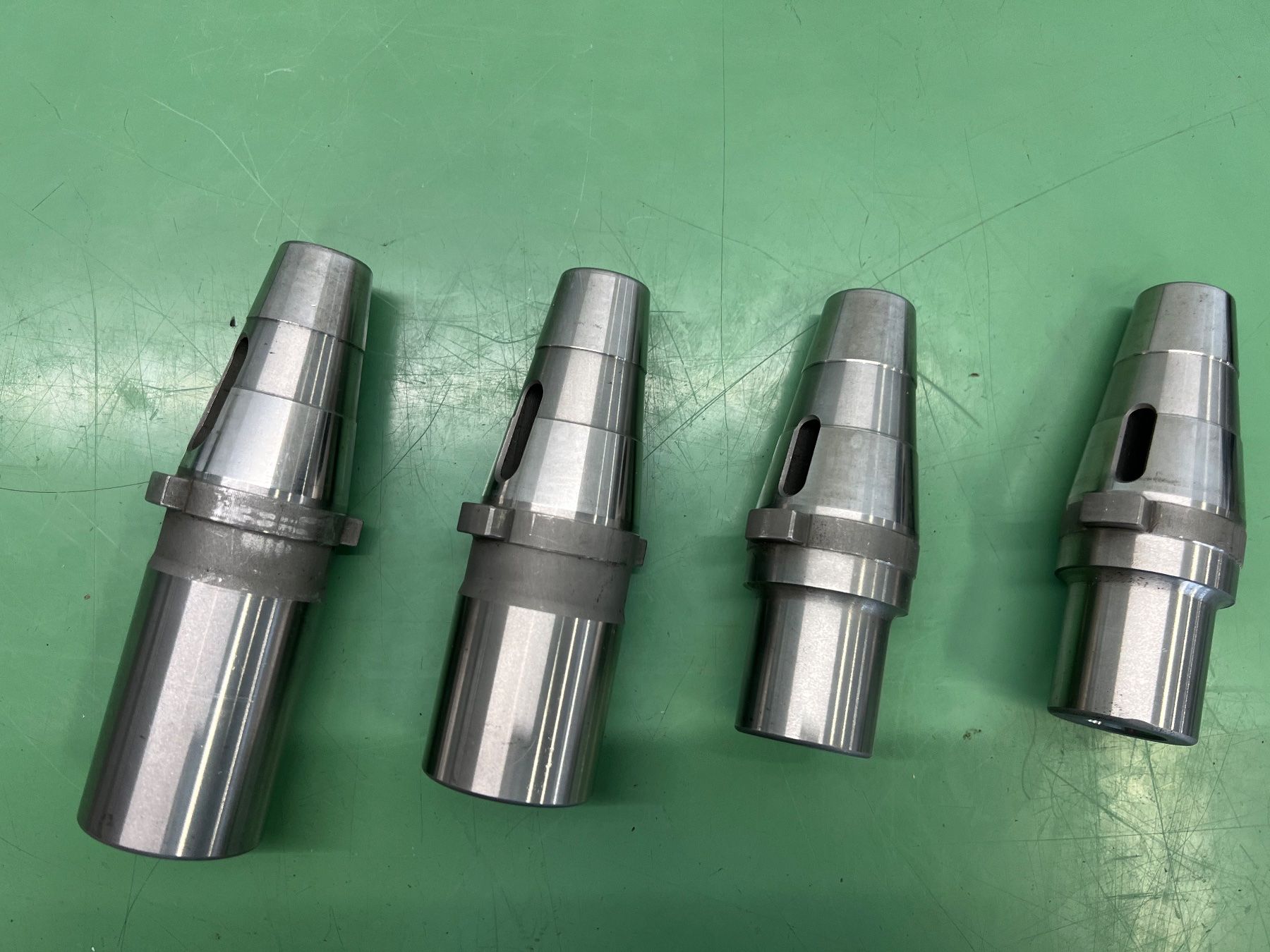 Tutti gli attrezzi: Porte-outils ISO40 – Usato da Aarberg venduto da SNMachines 1