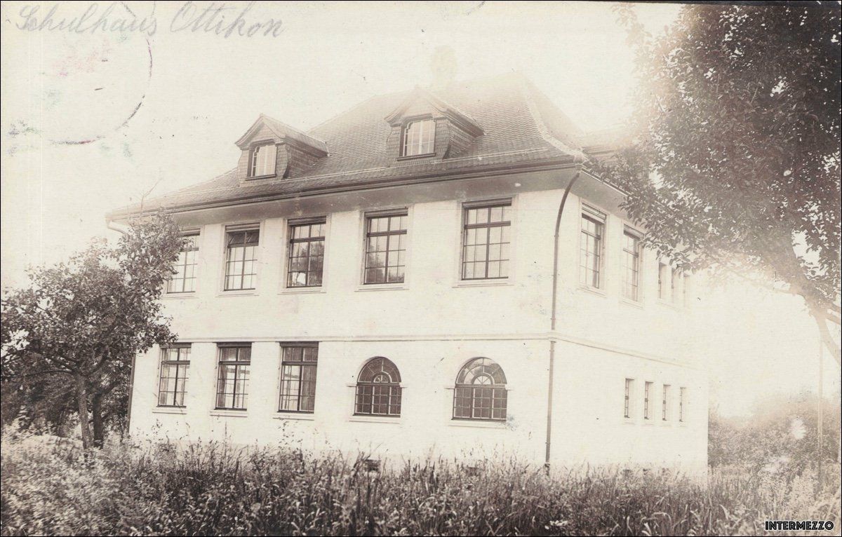 Ansichtskarten: Ottikon ZH // 1917 Schulhaus – Gebraucht aus Basel von intermezzo12