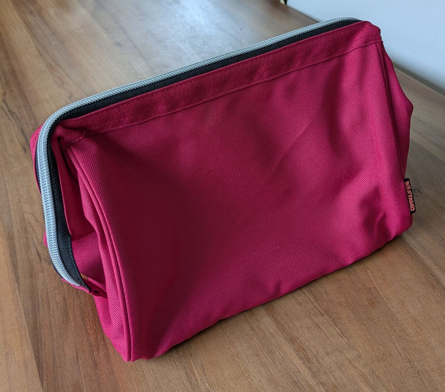 Ikea Custodie per cosmetici: Kulturbeutel / Necessaire "IKEA" – Usato da Bonstetten venduto da Driver7 1