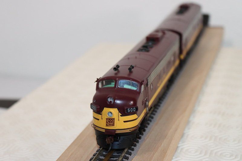 Modellini di ferrovie: 2 Genesis US Lok ( 450 ) – Usato da Kerzers venduto da Winu64 2