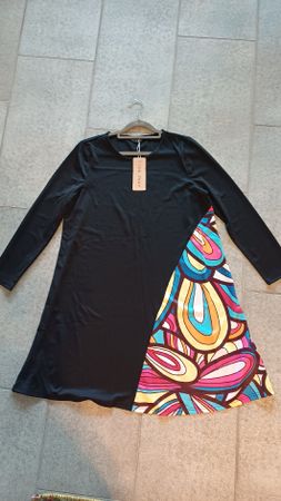 Schwarzes Kleid mit Muster Gr. M/L neu & bequem