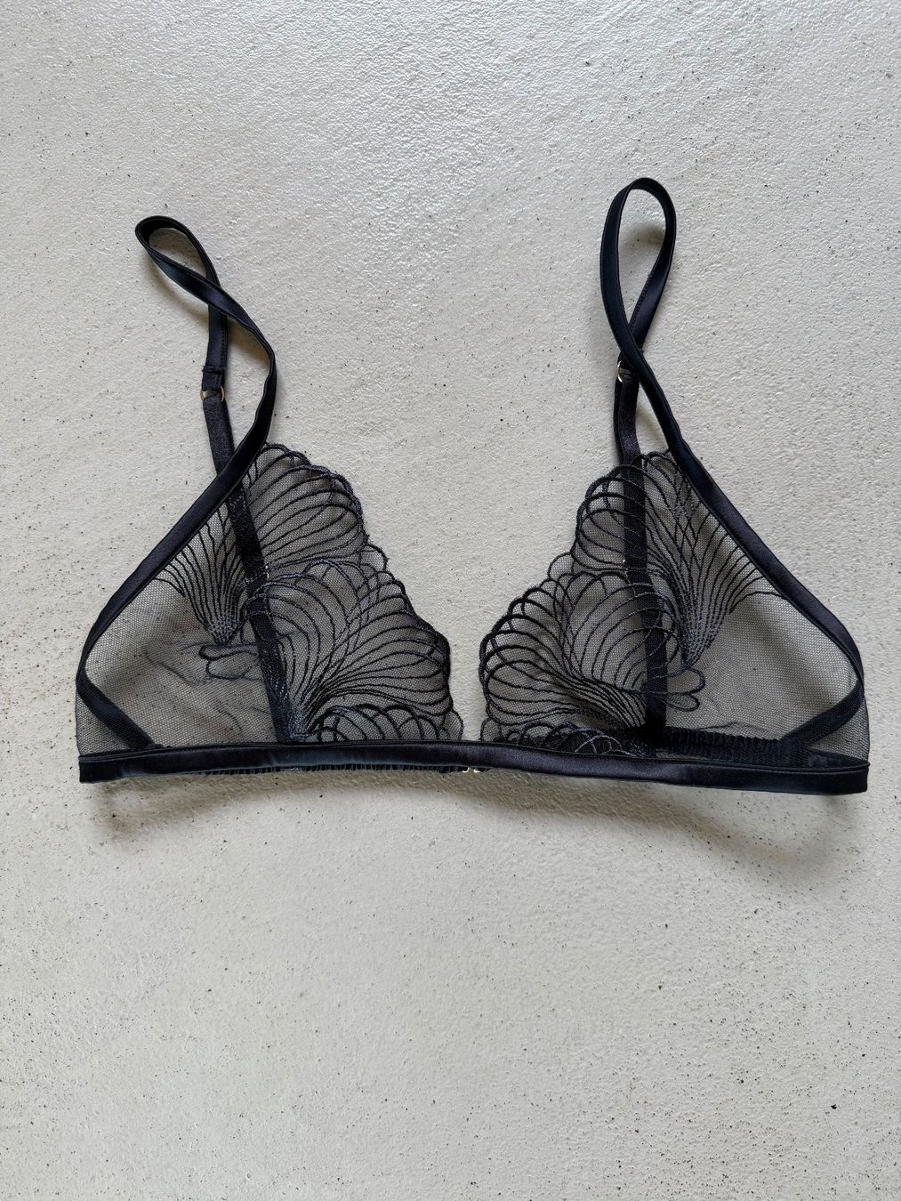 Altra biancheria intima: ZARA Bralette / Triangel-BH – Nuovo (secondo la descrizione) da St-George venduto da alaixee 1