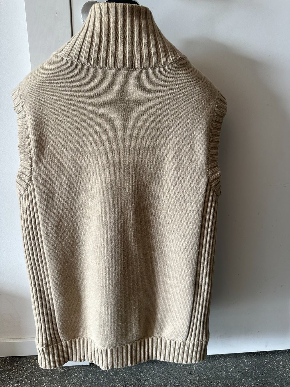 Gilet & Giacche senza maniche: Luxus Winterweste Louis Vuitton Winterweste Fuchspelz – Usato da Genève venduto da Mycollection 6