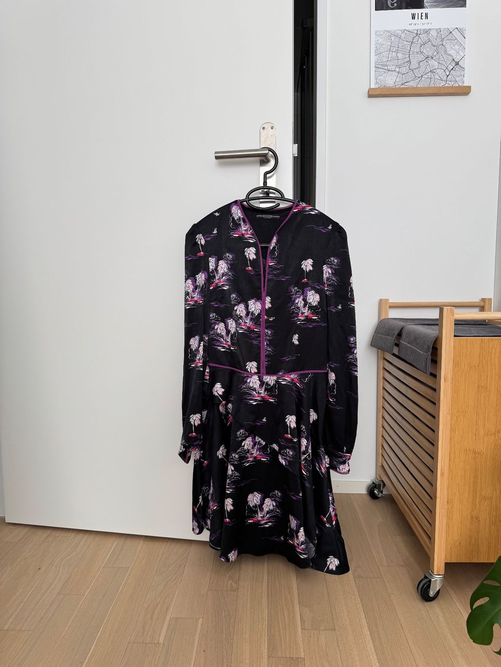 Guess Vestiti: Kleid von Guess XS – Nuovo (secondo la descrizione) da Laufen venduto da AnSaLuLe 1
