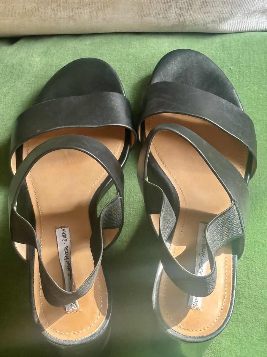 Scarpe da donna: Sandalen von & other Stories – Nuovo (secondo la descrizione) da Zürich venduto da cor_h97c 2