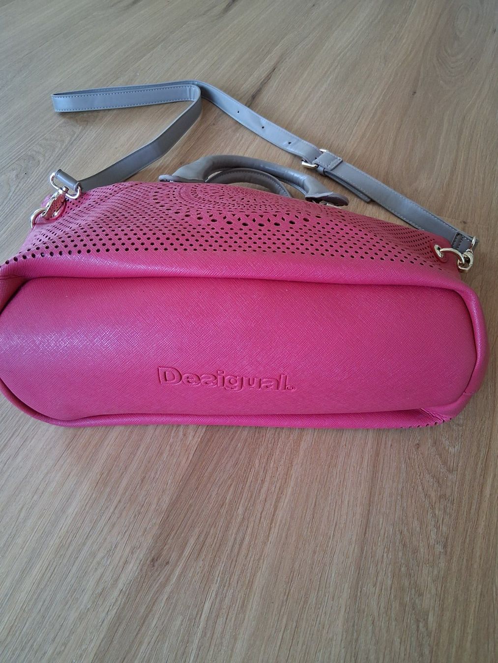 Desigual Taschen für Damen: Grosse Desigual Tasche neuwertig – Gebraucht aus Lengnau AG von Nathi88 3