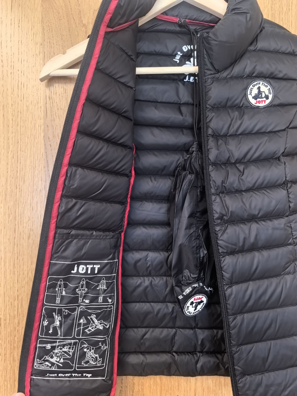 Jott Gilet & Giacche senza maniche: JOTT Leichte Daunenweste – Nuovo e nell'imballaggio originale da Bad Ragaz venduto da AKahlon 2