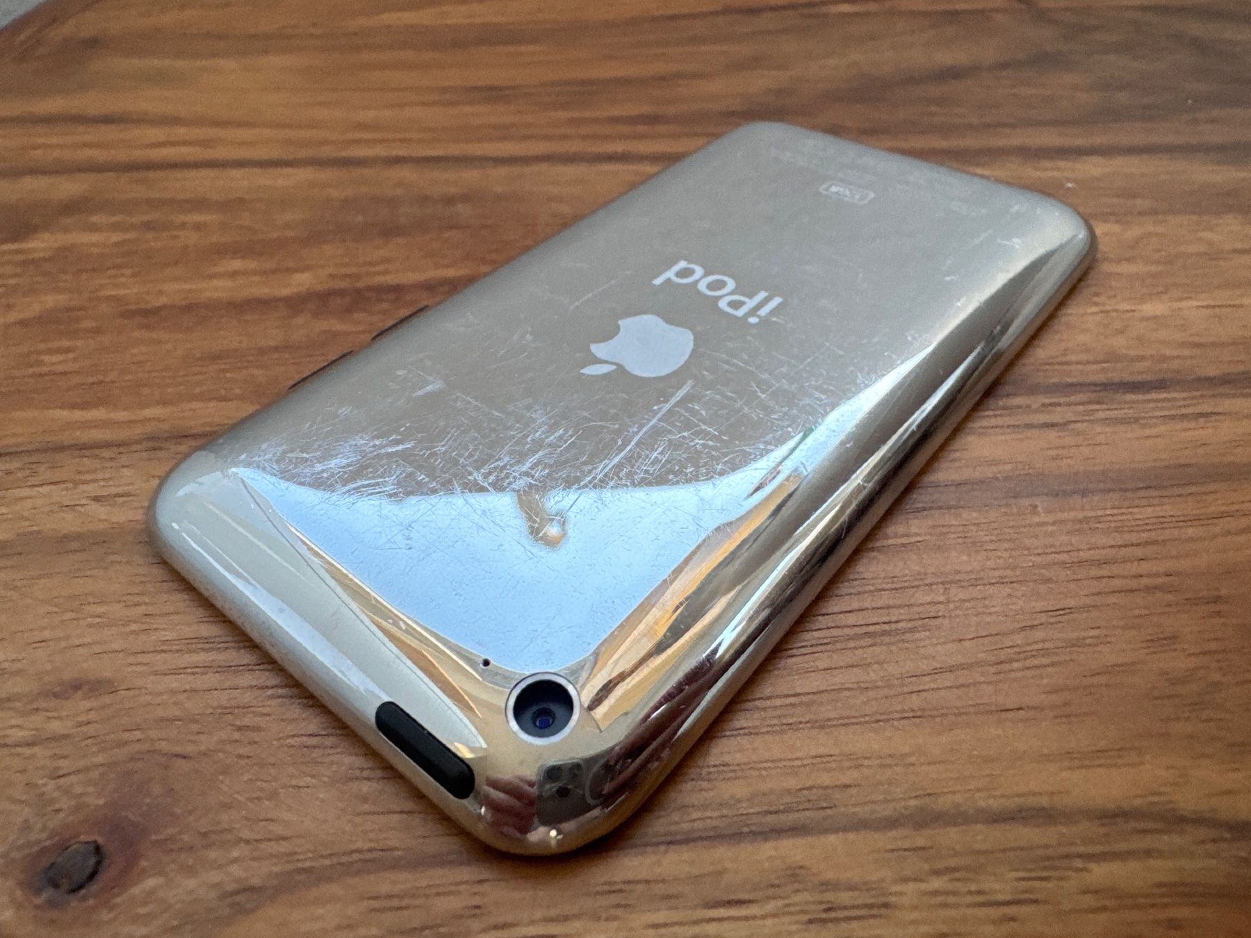 Apple Tragbarer Mediaplayer: iPod touch 4G 32GB – Gebraucht aus St. Gallen von hae_6rmh 8