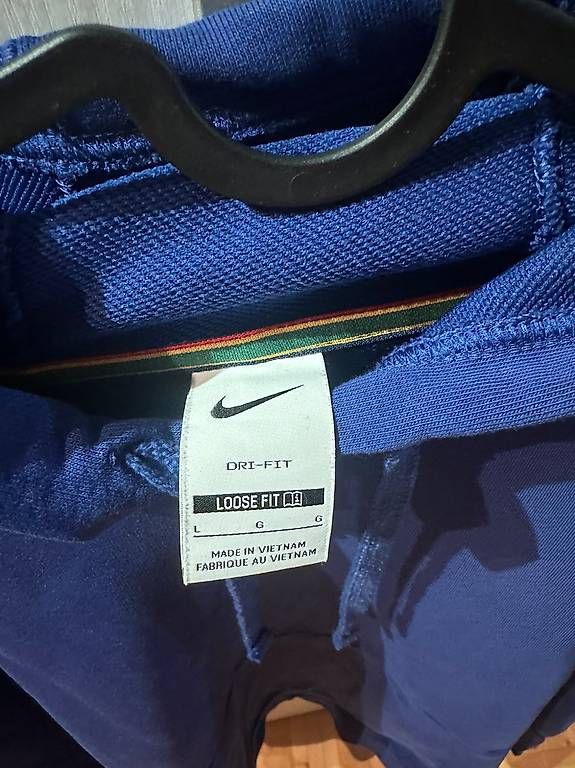 Pullover & Sweatshirts: Nike Hoodie, Grösse L – Gebraucht aus Diessbach b. Büren von maeldysli 1