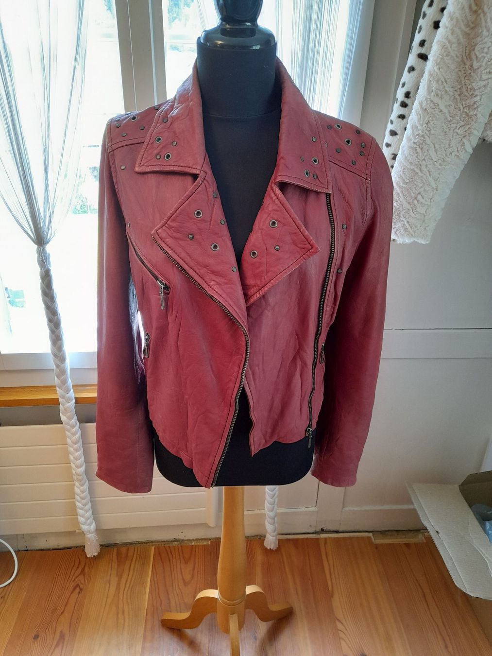 Orsay Giacche: Lederjacke mit Tigerkopf . S . orsay . echtes Leder – Usato da Leuggelbach venduto da schmetterlings-fee 2