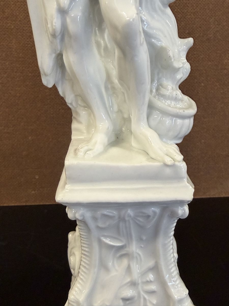 Statuette: 2 statuettes en porcelaine – Usato da montreux venduto da Always-Good 5
