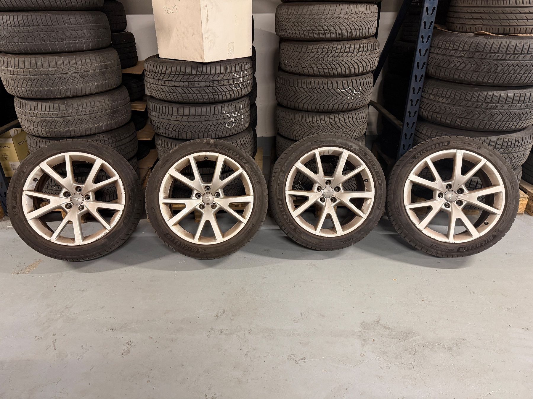 Audi Pneumatici & Ruote complete: Audi A7 Kompletträder Sommer – Usato da Nürensdorf venduto da Jetti50