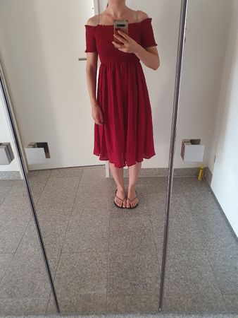 Sommerliches Maxikleid, Grösse S - M, beere-farbig, Top Zust