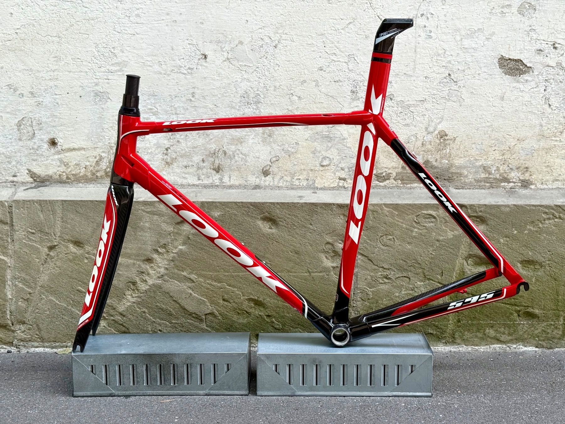 Look Pezzi di ricambio: LOOK 595 ULTRA STIFF Frameset Carbon Rahmen 2606 – Usato da Luzern venduto da bikeandbeltcom 1