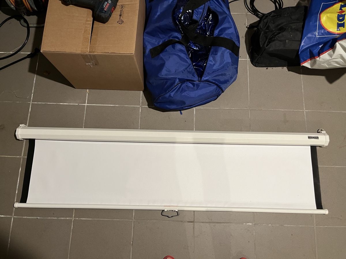 Heimkino: Beamer Leinwand Da-Lite manuell 160cm  – Gebraucht aus Zürich von Hibedihoeschtler 1