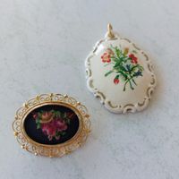 Ansteckbrosche und Kettenanhänger