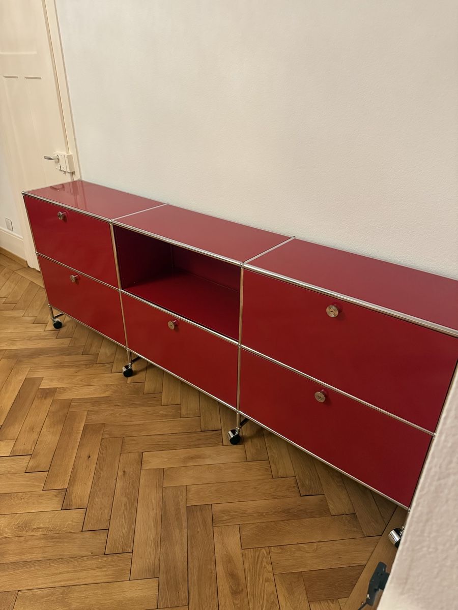 USM Scaffali: USM Haller Sideboard Rubinrot auf Rollen Q2 – Usato da Balsthal venduto da Designhaus.Schmitt 5