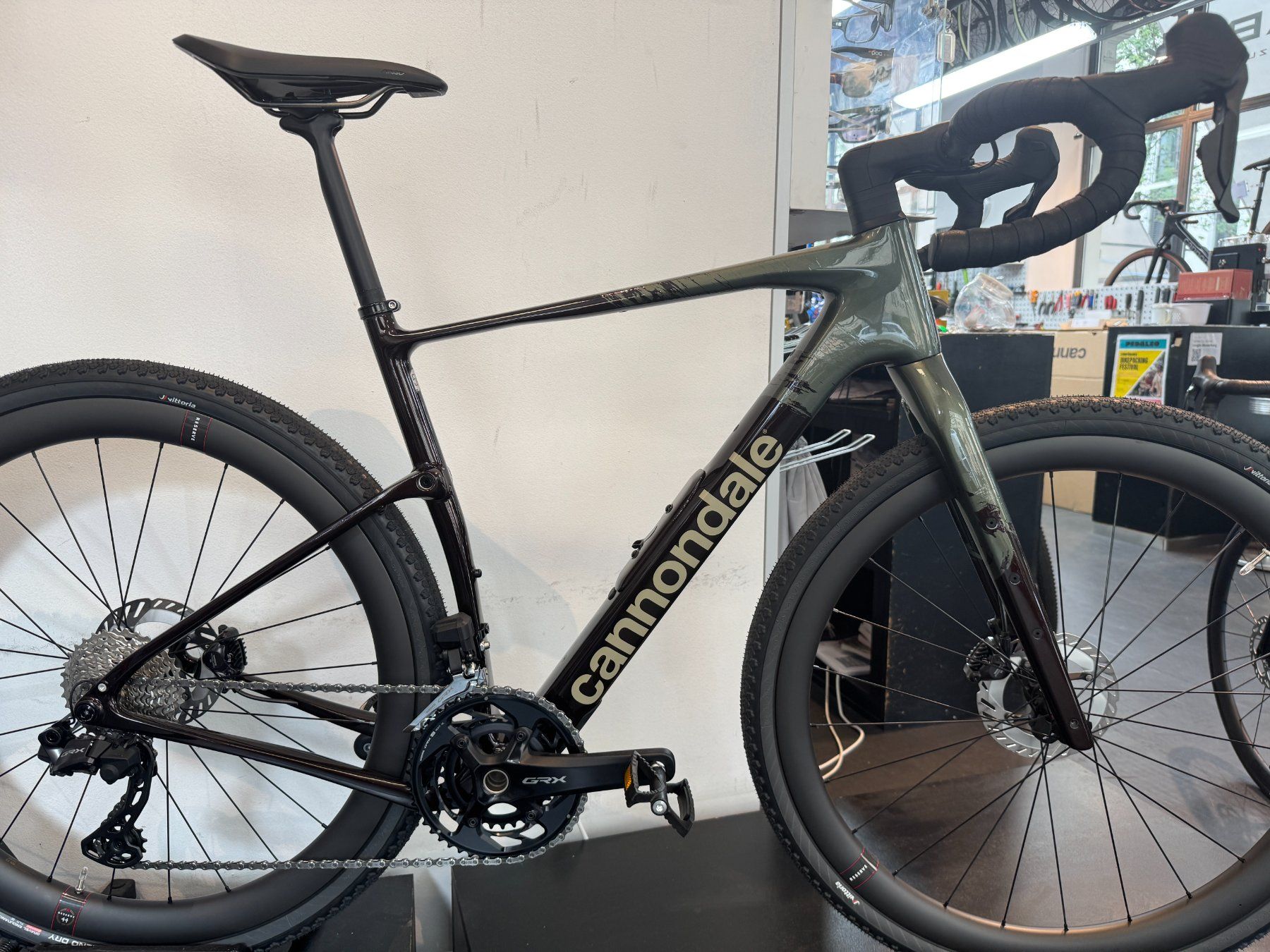 Cannondale Biciclette: Cannondale Topstone Carbon LTD Di2, Grösse 51cm – Nuovo e nell'imballaggio originale da Zürich venduto da Velofabrik01