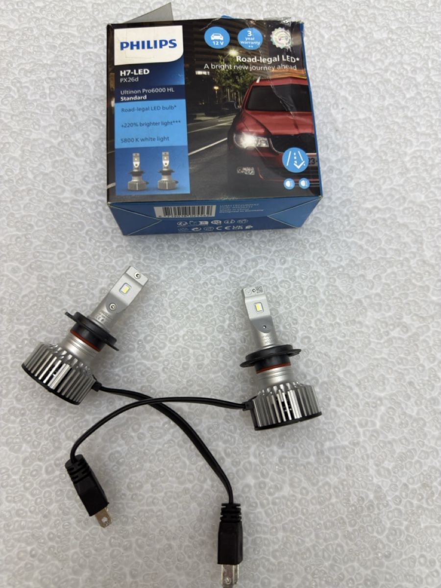 Philips Tutti pezzi di ricambio auto: Philips h7 LED – Usato da Scherz venduto da spike22.5