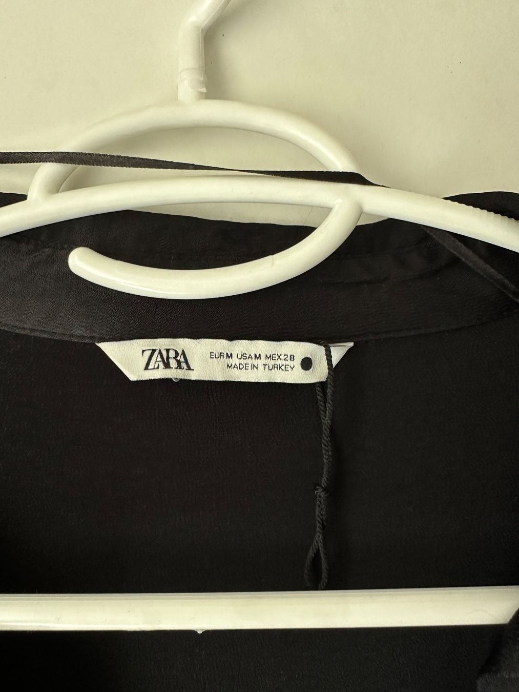 Zara Camicette: Zara Bluse🖤 – Nuovo (secondo la descrizione) da Zürich venduto da kri_hy6t 2