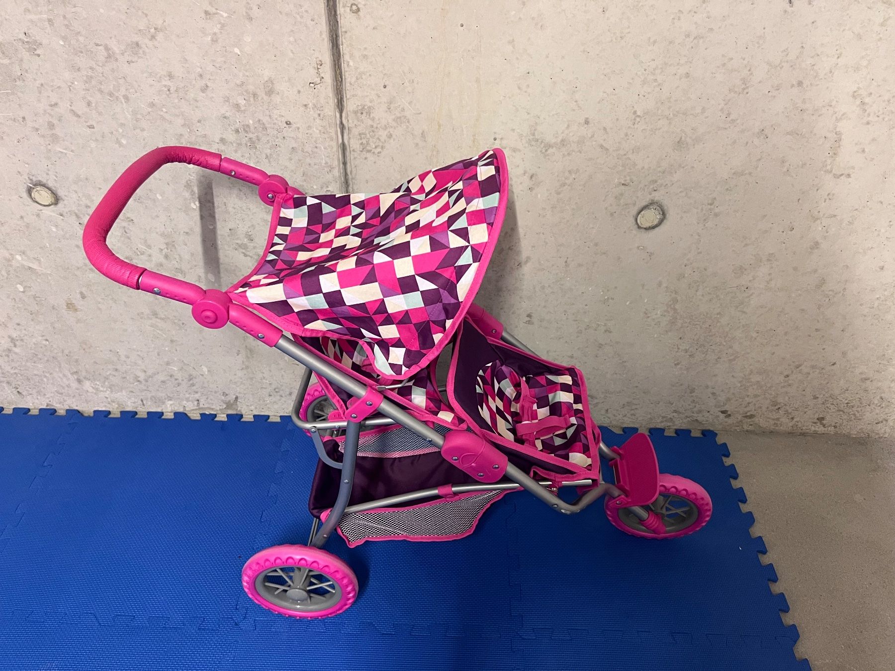 Puppenwagen: Zwillingspuppenbuggy pink – Gebraucht aus Büren an der Aare von fogo83 3