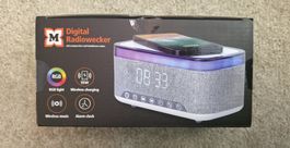 Digitaler Radiowecker mit Lautsprecher und kabellosem Laden