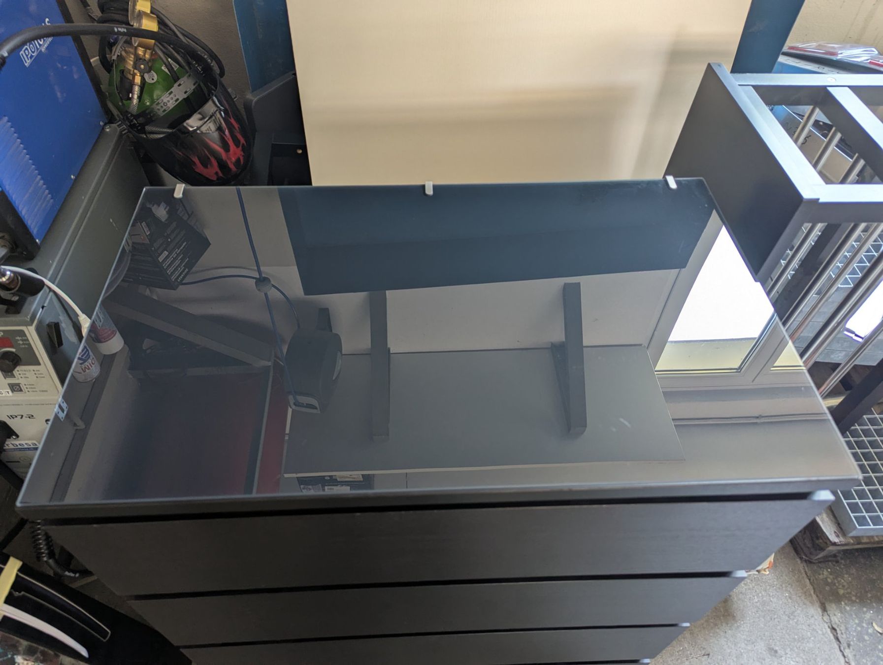 Ikea Cassettiere: IKEA MALM Kommode schwarz mit Glasplatte und 4 Schubladen – Usato da Othmarsingen venduto da Pascal.Ha 1