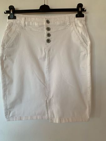 Jupe blanche Yessica Taille 36/38 État neuf
