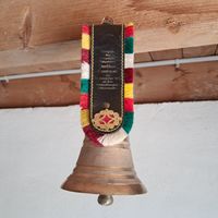NEUWERTIGE KLEINE GLOCKE 