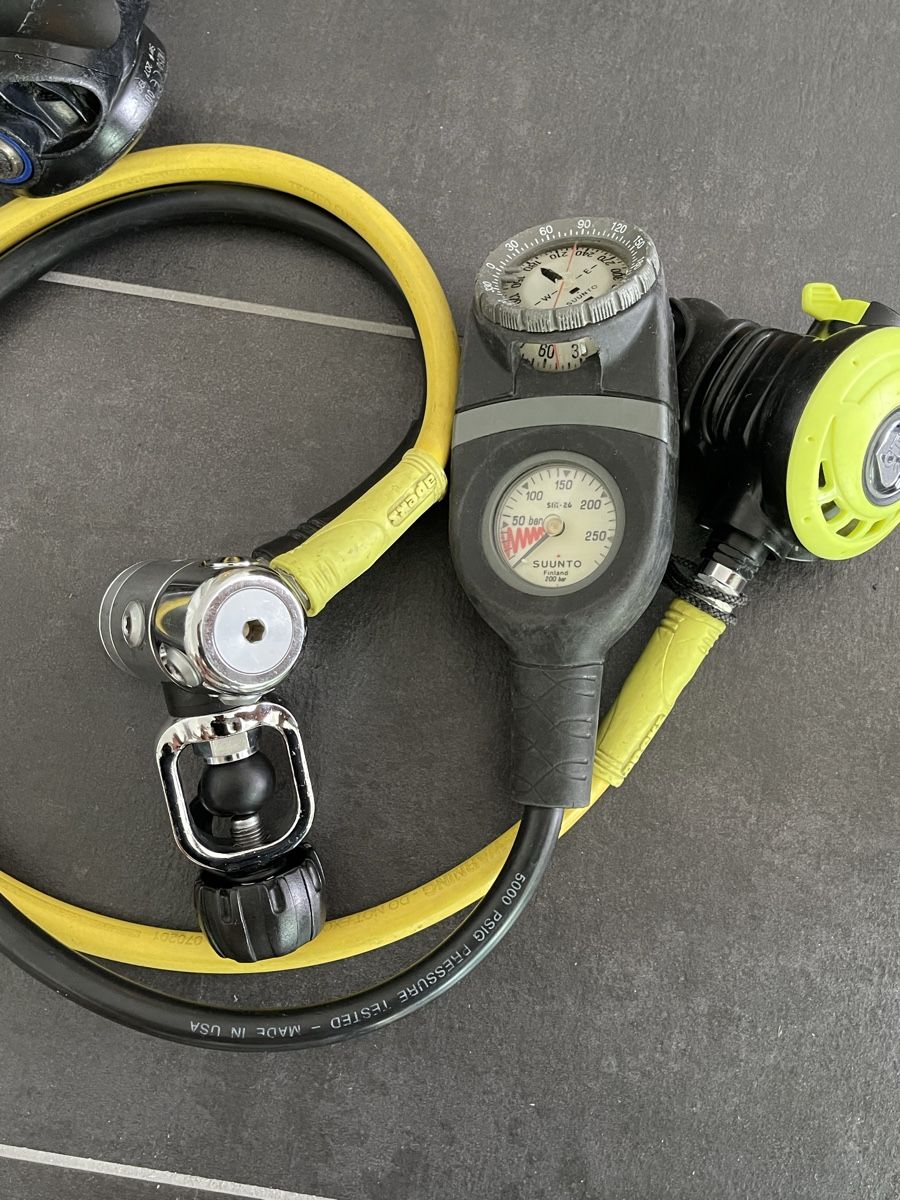 Apeks Respiratori & Giubbotti: Apeks Atemregler Set - CT20 und CTX40 – Usato da Böckten venduto da Dive-green 3
