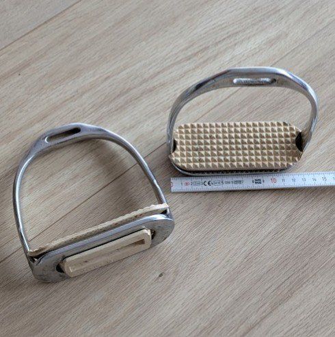 Selle & Accessori: Steigbügel, gebraucht – Usato da Arni AG venduto da Riccab30