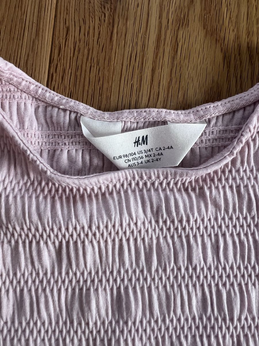 H&M Pullover & Sweatshirts: Mädchen Langarmshirt  Grösse 98/104 – Gebraucht aus Breitenbach von Saskia.Betschart 1