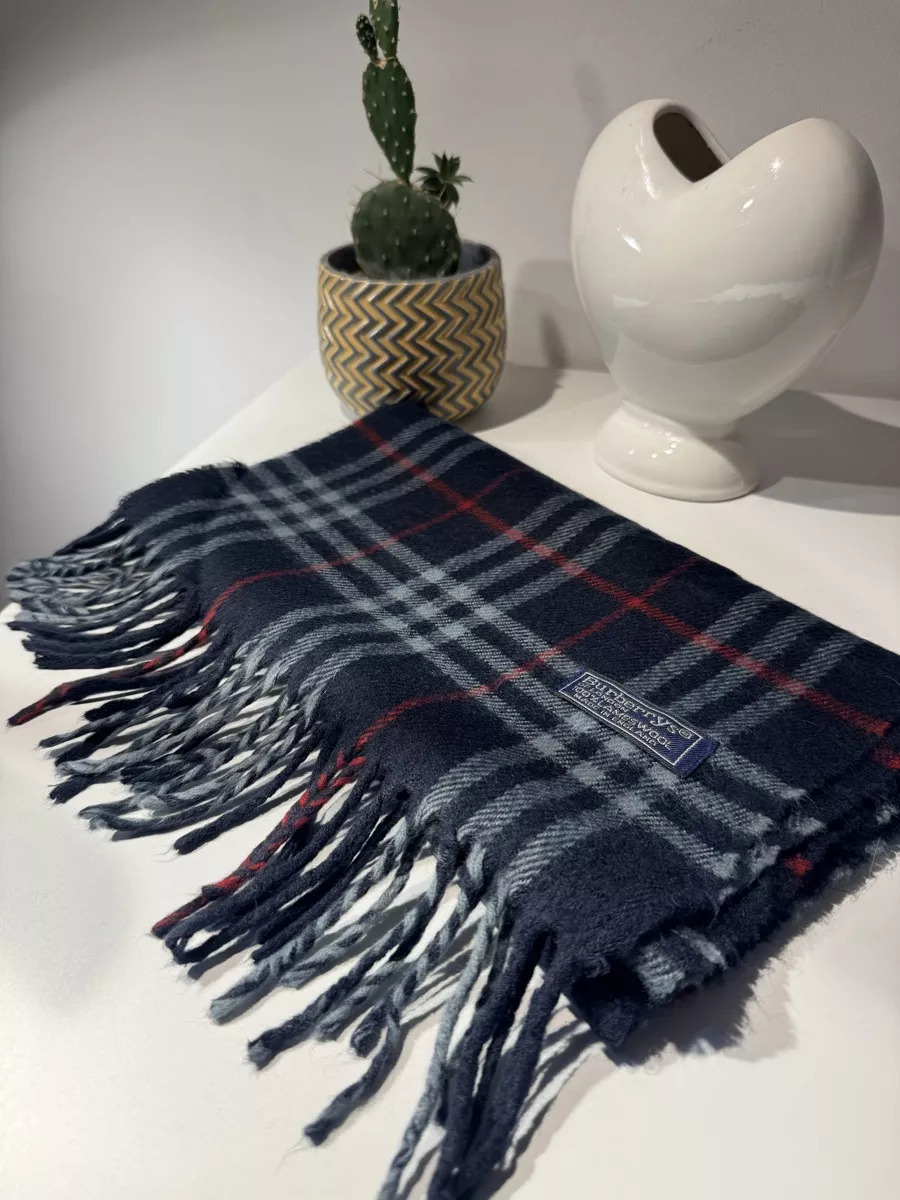 Foulard & Sciarpe: Écharpe Burberry originale – Usato da St-Maurice venduto da Nikitas_P 1