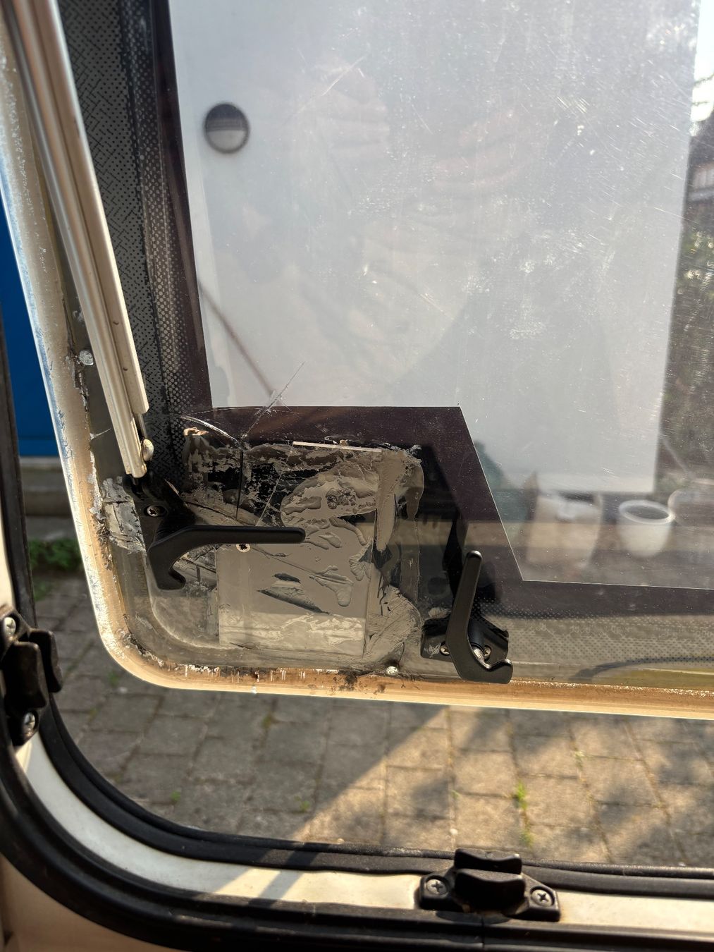 Rimorchi: Familienwohnwagen Bürstner 490 TK – Usato da Schleitheim venduto da Strandhuuuus 8
