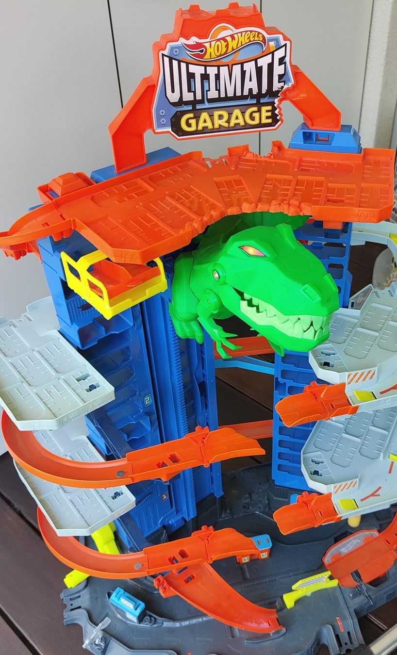 Hot Wheels Jouets: Hot Wheels Parkgarage mit T-Rex-Angriff – D'occasion à Dietikon par mic_5rjw