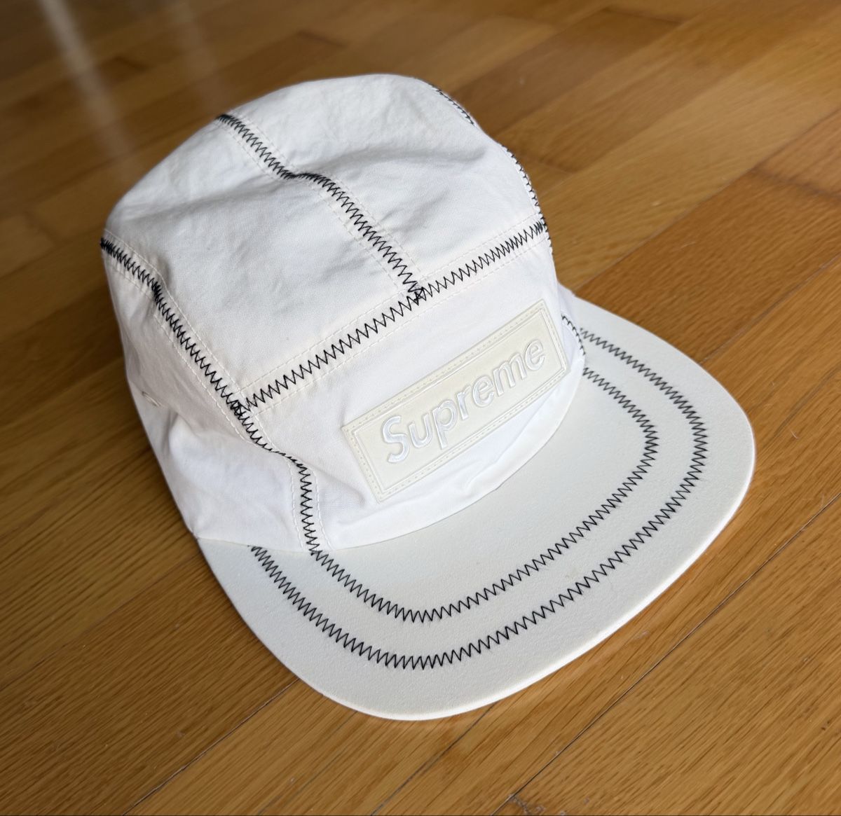 Supreme Hüte, Mützen & Caps: Supreme Contrast Stich Camp Cap Weiss  – Gebraucht aus Füllinsdorf von hae_gt9l 2