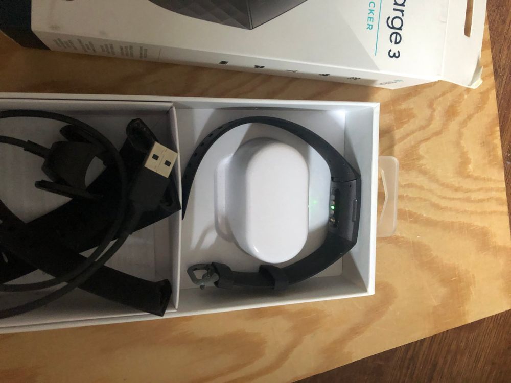 FITBIT CHARGE 3 defekt Kaufen auf Ricardo