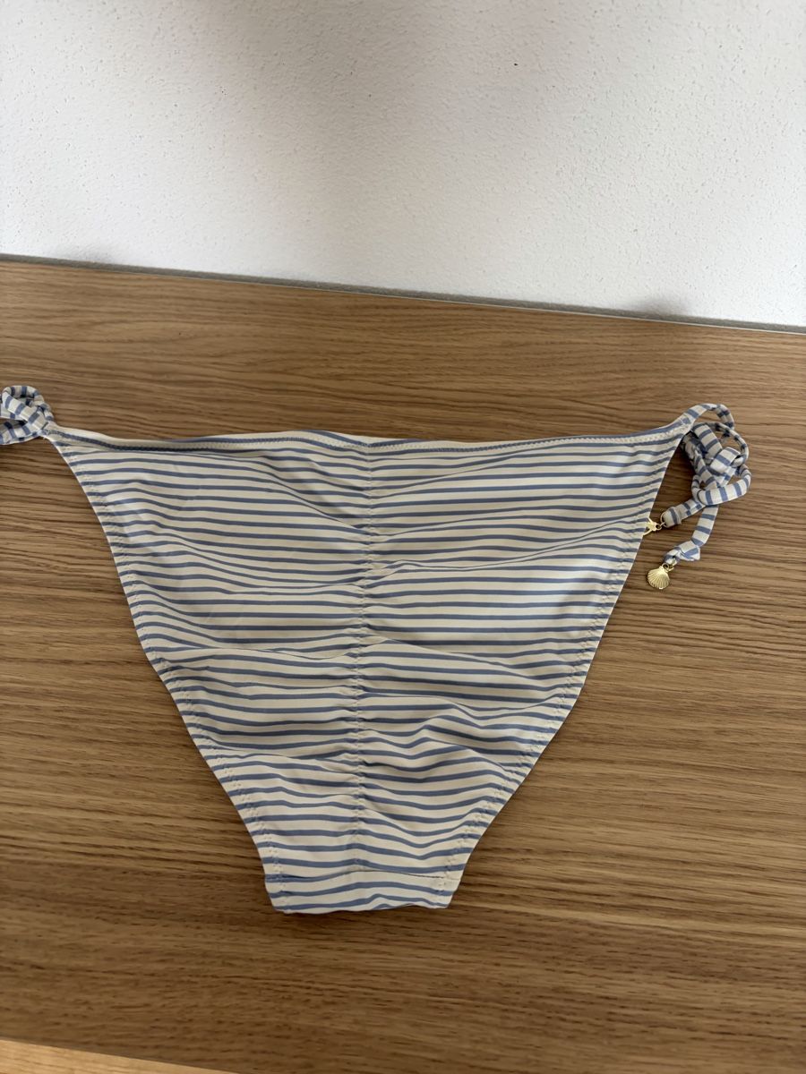 H&M Costumi da bagno & Bikini: HM Bikini Set, Grösse 80C/42, blau-weiss gestreift – Usato da Emmenbrücke venduto da Leeaa.b 2