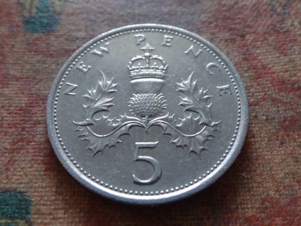 Tutti le monete: ROYAUME-UNI  5 Pence  1975 – Usato da Romanel-sur-Lausanne venduto da Swift13 1